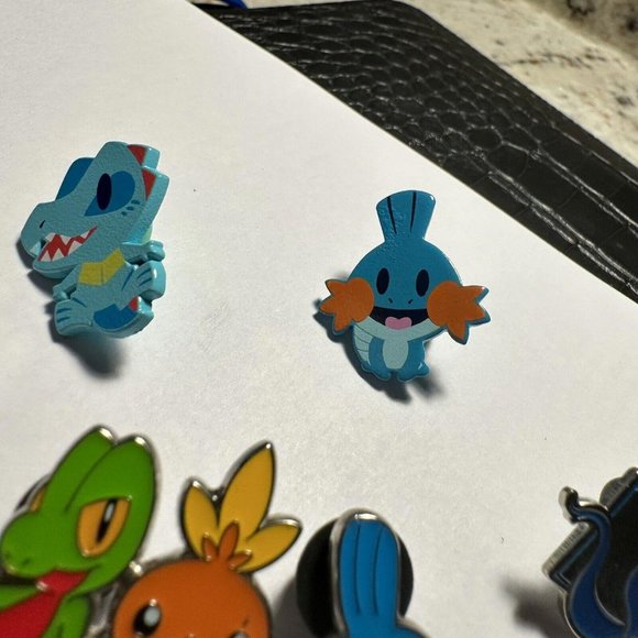 Lot Of 4 Tack Pins - Some Are Pokemon / Pokemon Go And Others - Picture 3 of 10